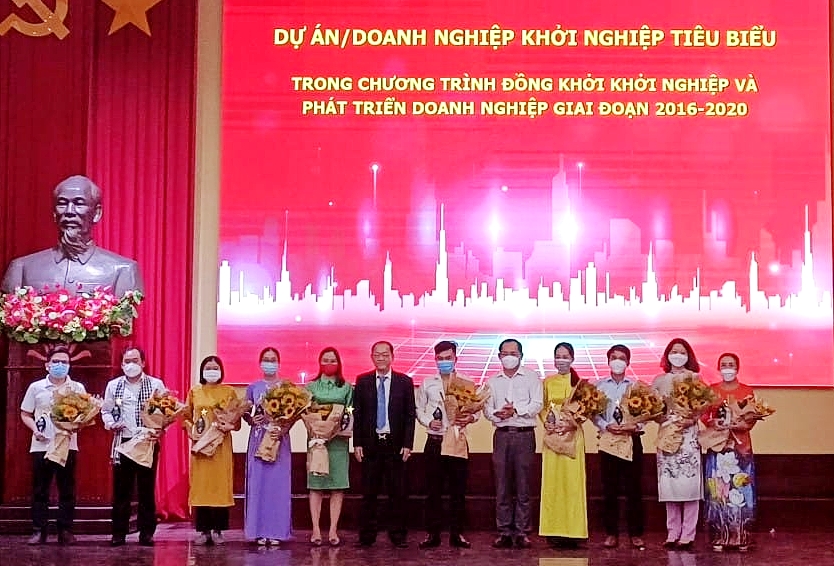 Cty Tùng Phát Vina Được Vinh danh Doanh nghiệp Khởi nghiệp tiêu biểu giai đoạn 2016-2020